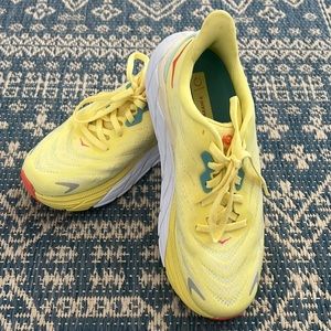 Hoka Ahari size 6.5